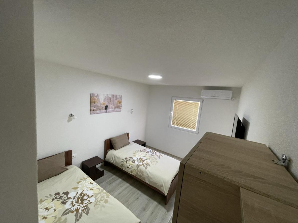 Vila 5 Hotel Прилеп Екстериор снимка