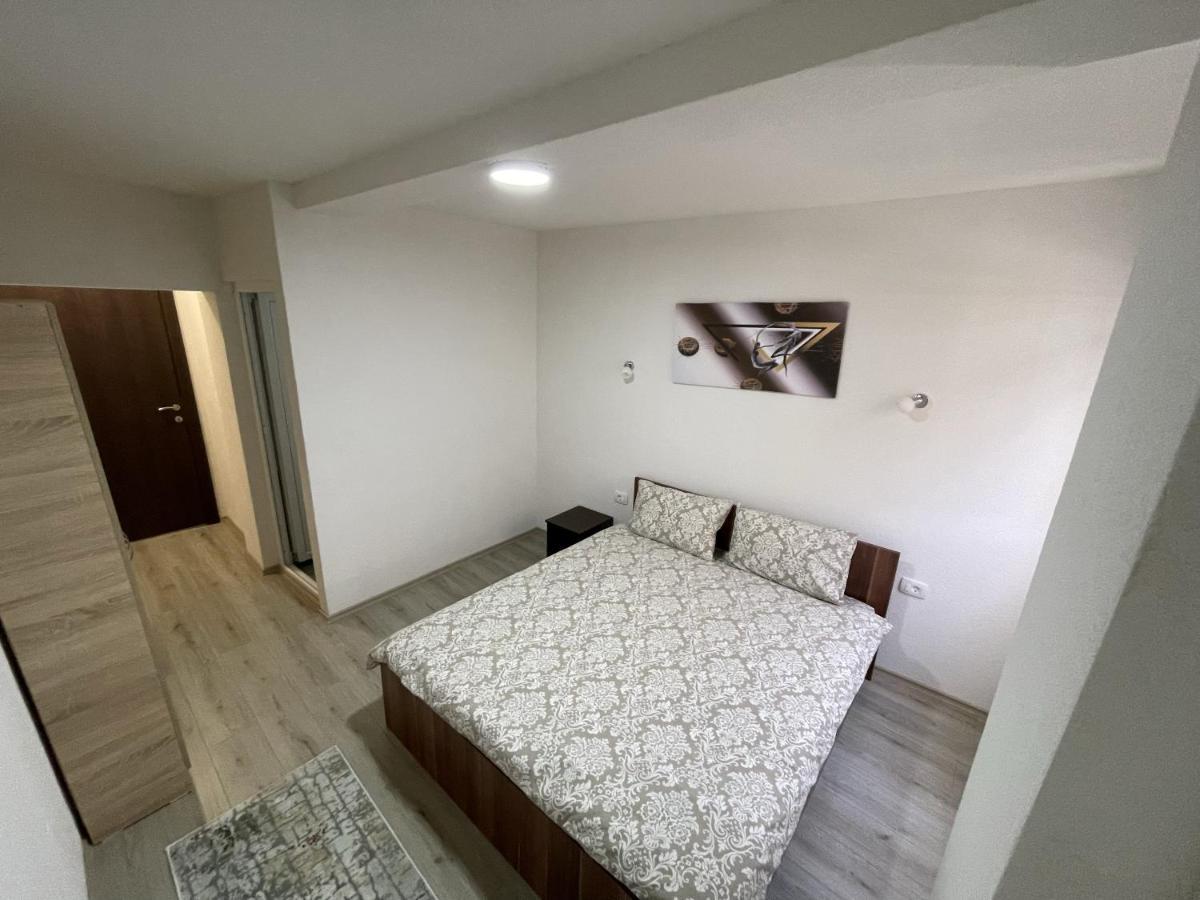 Vila 5 Hotel Прилеп Екстериор снимка